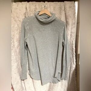 Cute Gray Turtleneck Sweater Women’s Size Medium